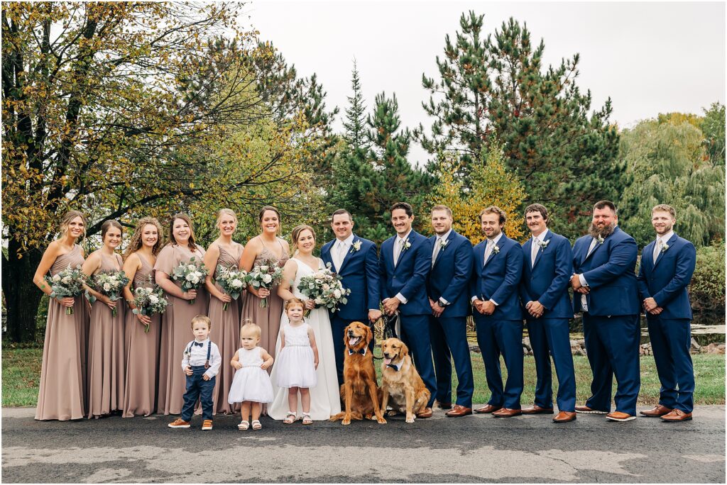 wedding party with dogs and kids at the Minnesota Discovery Center